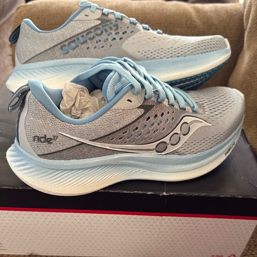 NIB Saucony Ride 17- size 9.5